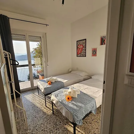 Casa vacanze Bella Vista Da Mario, Como, Front Blevio