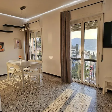 Casa vacanze Bella Vista Da Mario, Como, Front Blevio